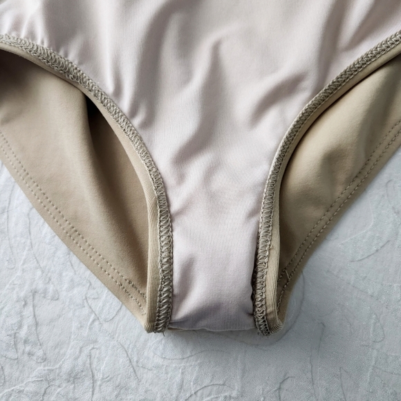 Capezio Girls Nude One Piece Bodysuit, Little Girls Size Large - Picture 8 of 10